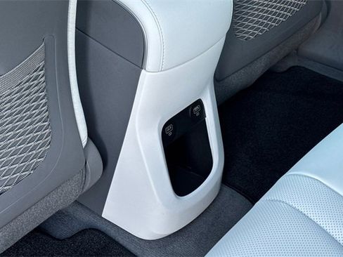 Used 2024 Hyundai Ioniq 5 Limited image 17