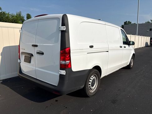Used 2023 Mercedes-Benz Metris image 3
