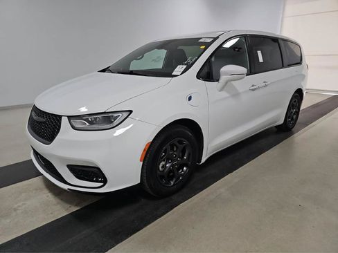 Used 2022 Chrysler Pacifica Touring-L w/ S Appearance Package FWD image 23