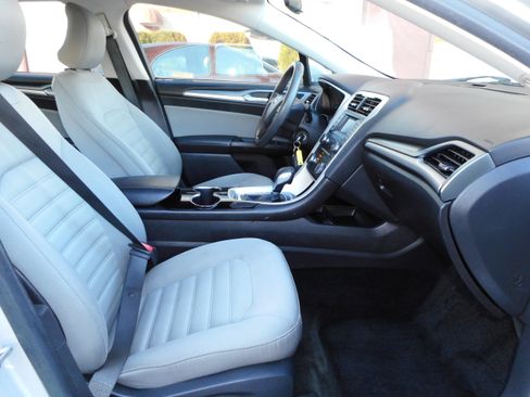 Used 2015 Ford Fusion S image 24