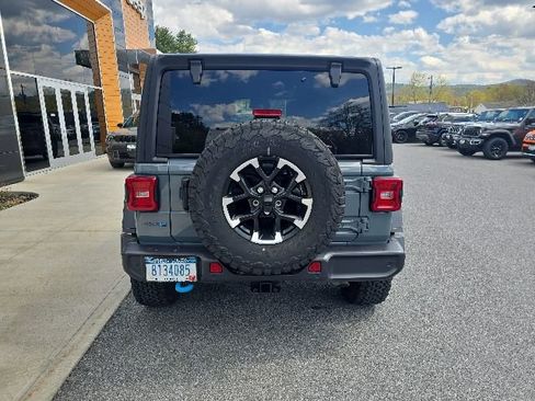 Used 2025 Jeep Wrangler Unlimited Rubicon 4xe w/ Safety Group AWD/4WD image 5