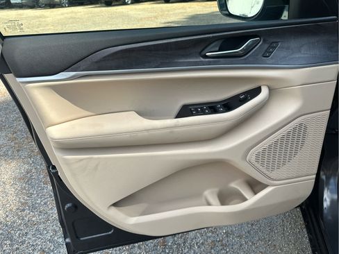 New 2025 Jeep Grand Cherokee Limited w/ Luxury Tech Group II image 26