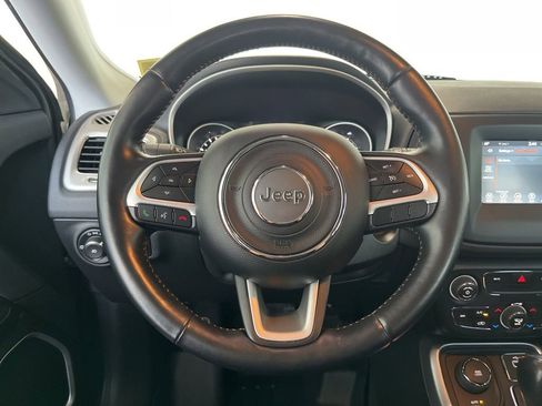 Used 2020 Jeep Compass Latitude w/ Cold Weather Group AWD/4WD image 5