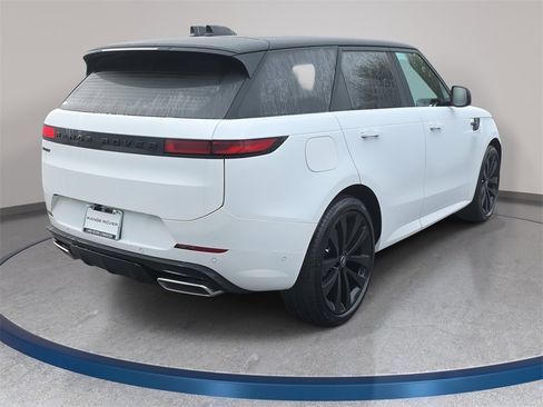 New 2025 Land Rover Range Rover Sport Dynamic SE image 5