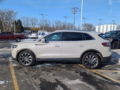 Used 2022 Lincoln Nautilus Reserve w/ Equipment Group 201A image 6