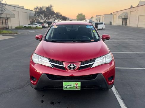 Used 2015 Toyota RAV4 LE image 2