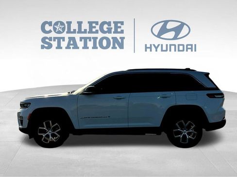 Used 2024 Jeep Grand Cherokee Limited AWD/4WD image 7