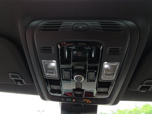 New 2026 Chevrolet Tahoe High Country AWD/4WD image 24
