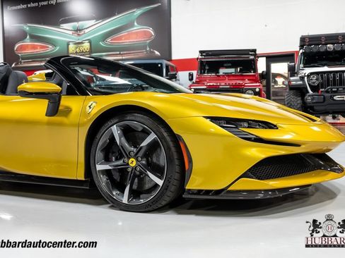 Used 2024 Ferrari SF90 Spider AWD/4WD image 40