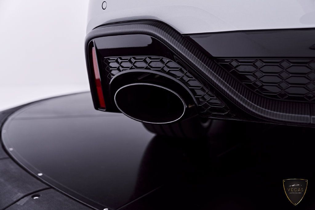 Used 2025 Audi RS 7 Performance AWD/4WD image 28