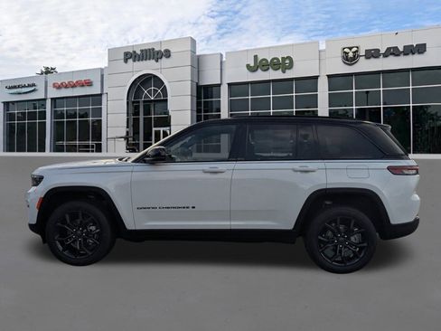 New 2025 Jeep Grand Cherokee Limited w/ Trailer Tow Package image 6