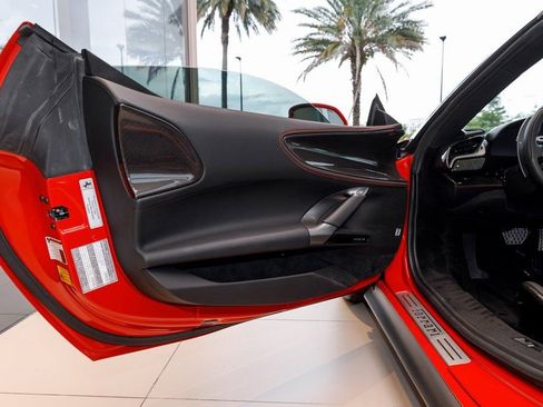 Used 2022 Ferrari SF90 Spider image 26