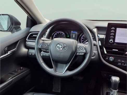 Used 2024 Toyota Camry SE w/ Convenience Package image 13