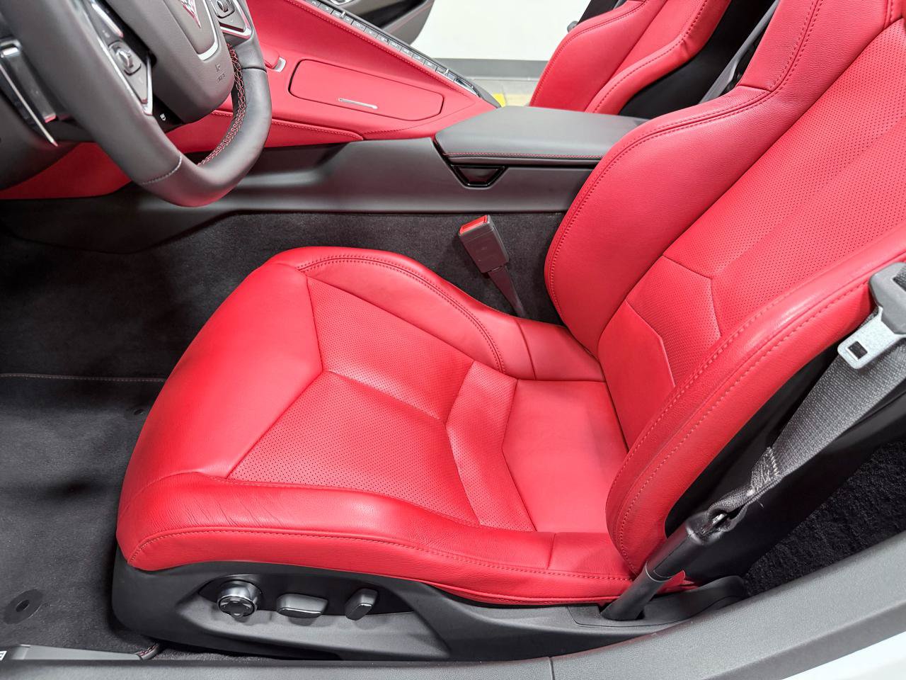 Used 2023 Chevrolet Corvette Stingray Preferred Conv w/ Battery Protection Package RWD image 33