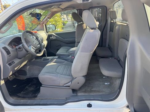 Used 2014 Nissan Frontier S image 9