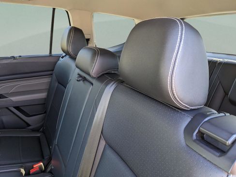 Used 2021 Volkswagen Atlas SE image 17