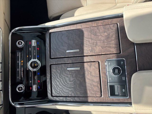 Used 2021 Lincoln Navigator Reserve w/ Luxury Package AWD/4WD image 23