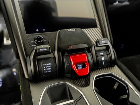 Used 2023 Lamborghini Urus Performante image 39