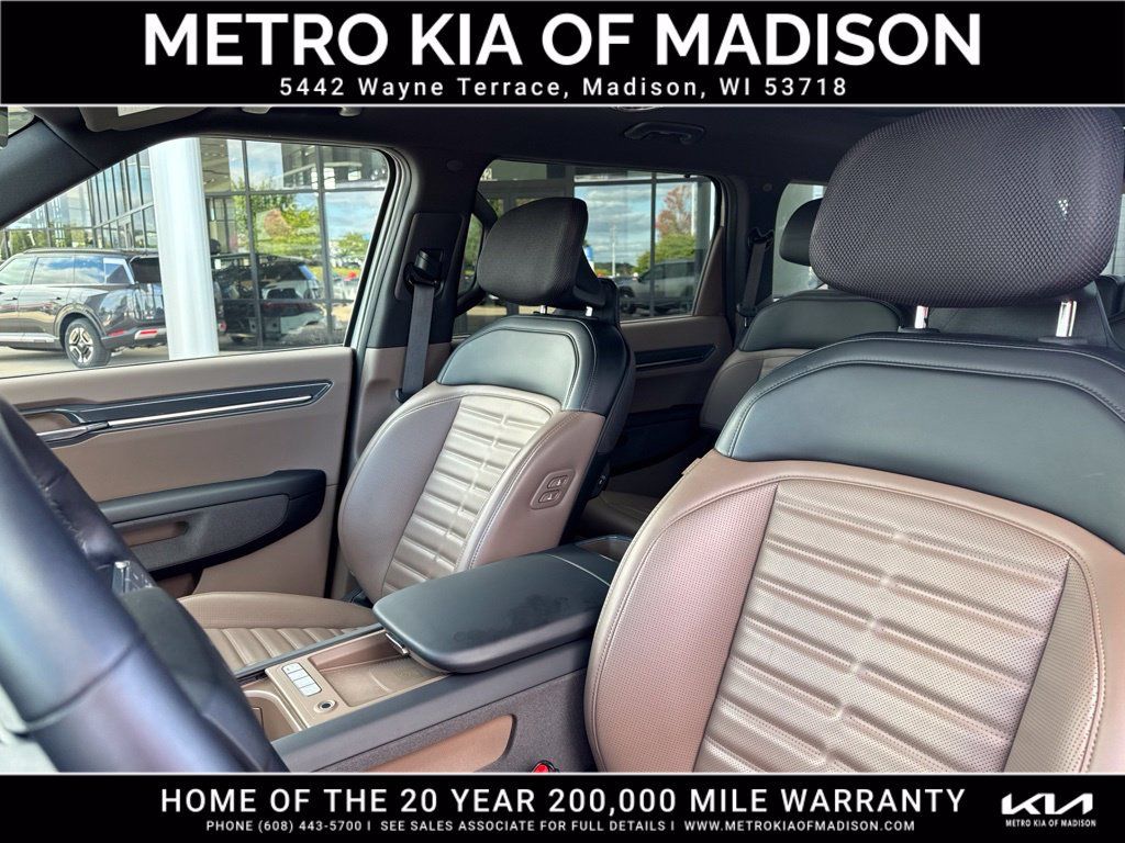 Used 2024 Kia EV9 Land AWD/4WD image 17