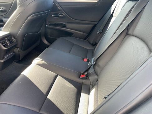 Certified 2022 Lexus ES 350 F Sport w/ Accessory Package image 5