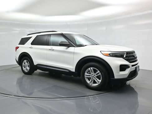 Certified 2023 Ford Explorer XLT RWD image 55