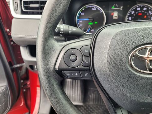 Used 2020 Toyota RAV4 XLE w/ Convenience Package image 22