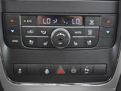 Used 2012 Jeep Grand Cherokee SRT8 w/ Luxury Group II AWD/4WD image 30