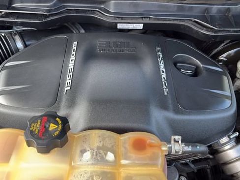 Used 2018 RAM 1500 Laramie Longhorn w/ Cold Weather Group AWD/4WD image 26