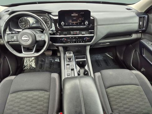 Certified 2025 Nissan Pathfinder SV FWD image 13