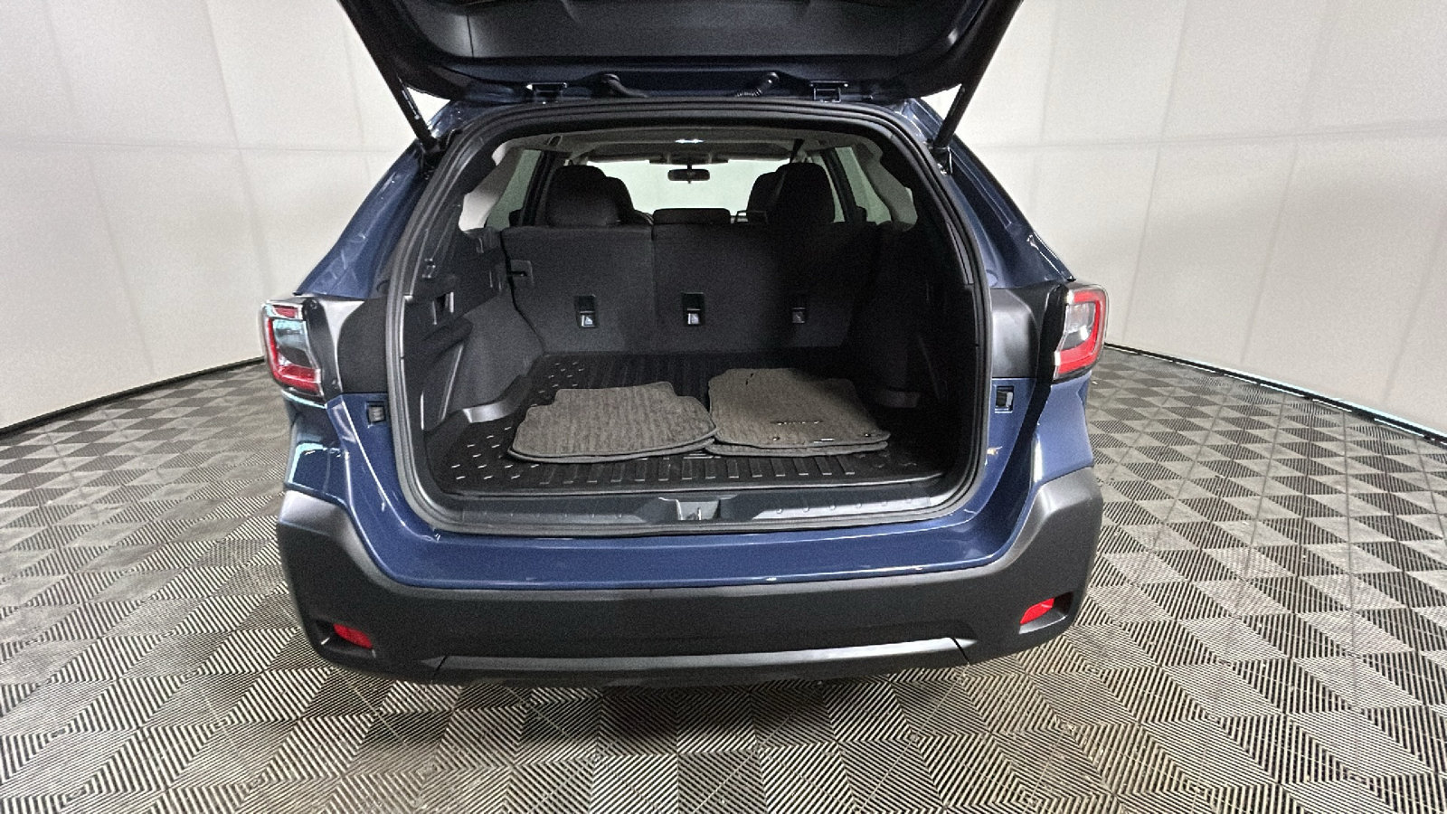 Used 2025 Subaru Outback Premium AWD/4WD image 33