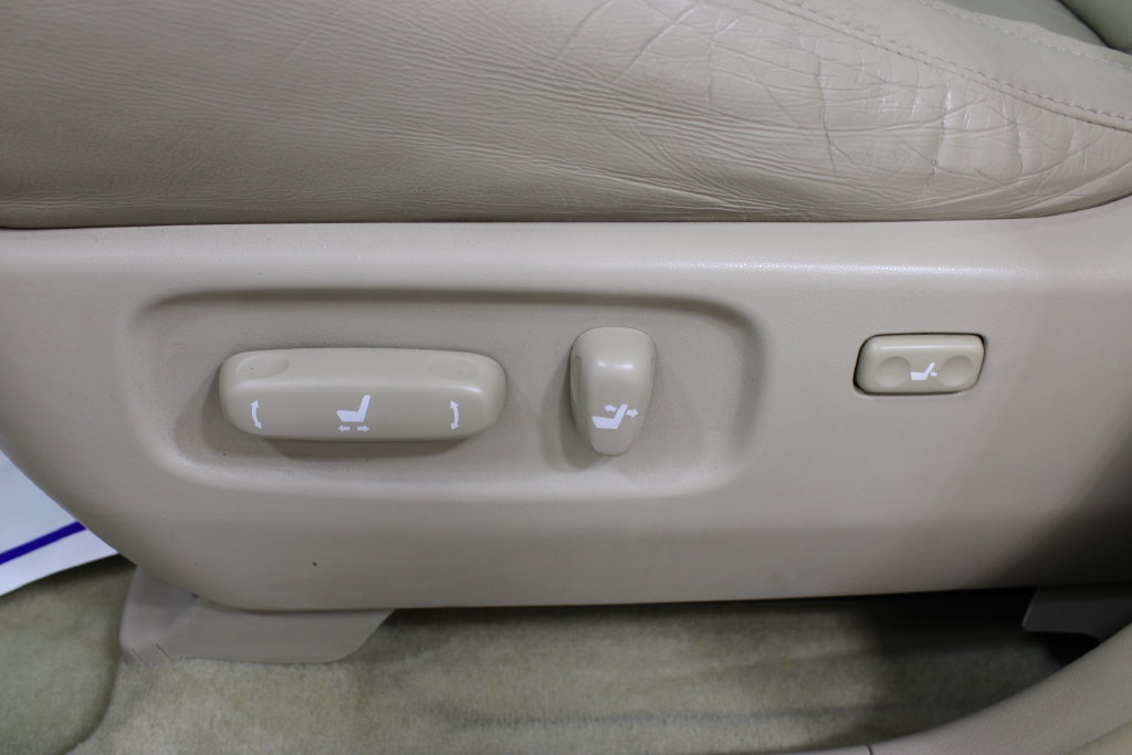 Used 2004 Lexus RX 330 FWD image 18