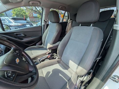 Used 2020 Chevrolet Trax LS w/ Tint and Cruise Package FWD image 16