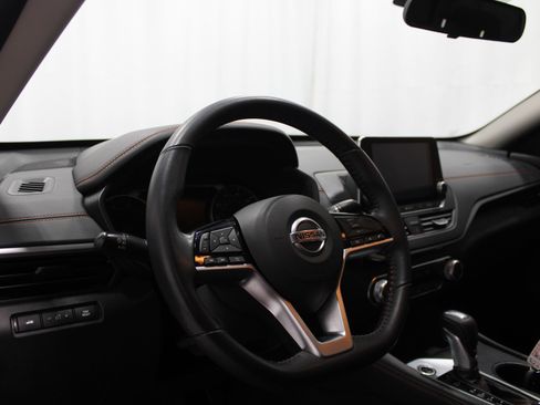 Used 2021 Nissan Altima 2.5 SR AWD/4WD image 12