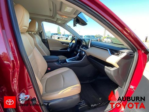 Certified 2021 Toyota RAV4 XLE Premium AWD/4WD image 16