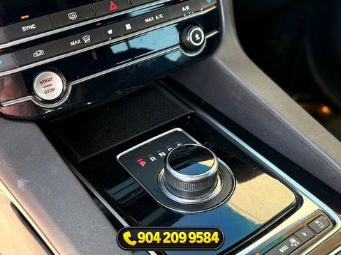 Used 2020 Jaguar F-PACE Premium AWD/4WD image 19