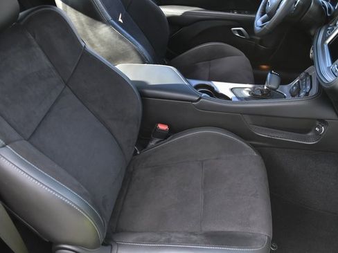 Used 2023 Dodge Challenger R/T w/ Plus Package image 29