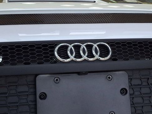 Used 2020 Audi R8 V10 w/ Carbon Exterior Package image 30