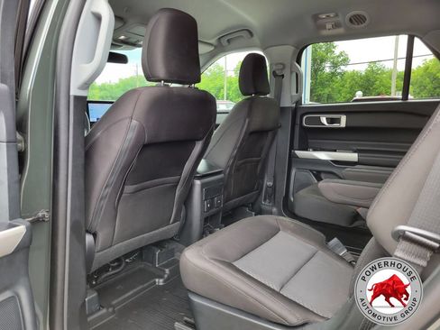 Used 2023 Ford Explorer XLT AWD/4WD image 15