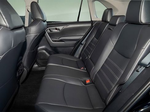 Used 2024 Toyota RAV4 XLE Premium image 18