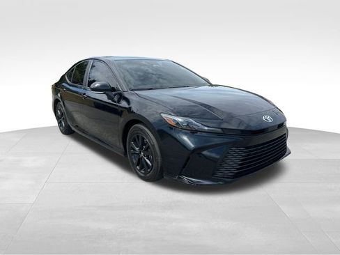 Used 2025 Toyota Camry LE w/ Convenience Package image 7