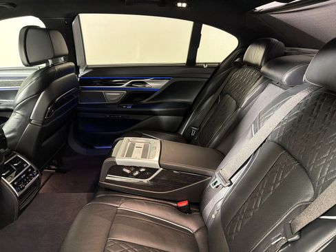 Used 2022 BMW 750i xDrive w/ Luxury Rear Seating Package AWD/4WD image 31
