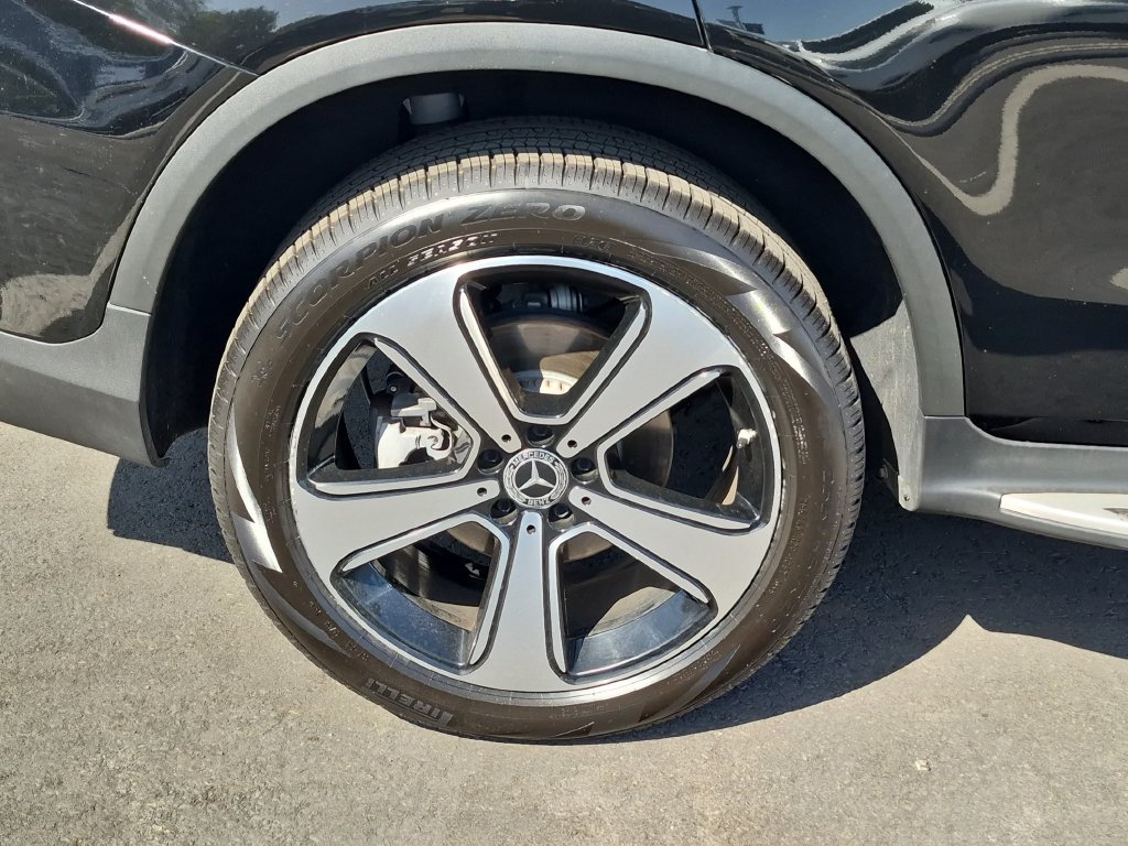 Used 2019 Mercedes-Benz GLC 300 4MATIC Coupe image 29
