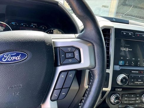 Used 2018 Ford F150 Lariat w/ Equipment Group 502A Luxury AWD/4WD image 19