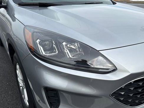 Used 2022 Ford Escape SE w/ Cold Weather Package image 12