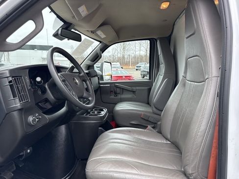 Used 2024 Chevrolet Express 3500 w/ Power Convenience Package RWD image 9