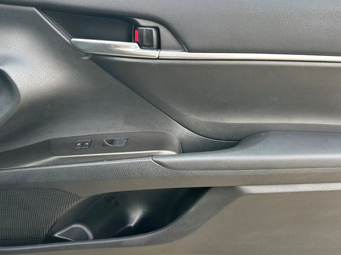 Used 2024 Toyota Camry SE image 20