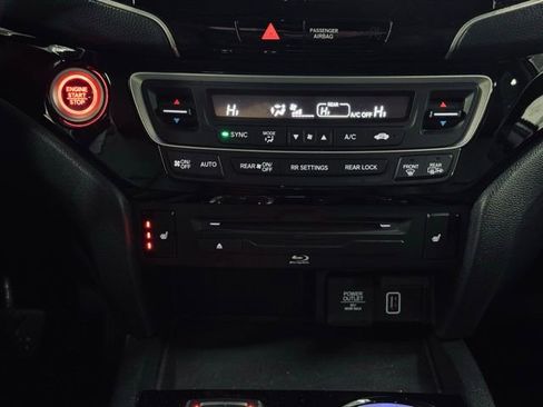 Used 2022 Honda Pilot Touring image 37