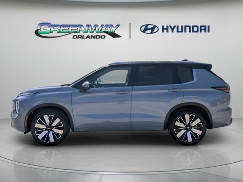 Used 2025 Mitsubishi Outlander SEL FWD image 5