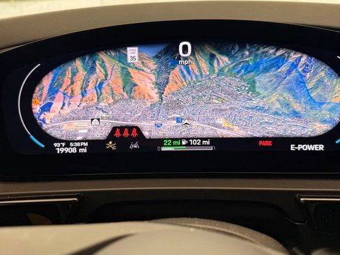 Certified 2024 Porsche Cayenne AWD/4WD image 12