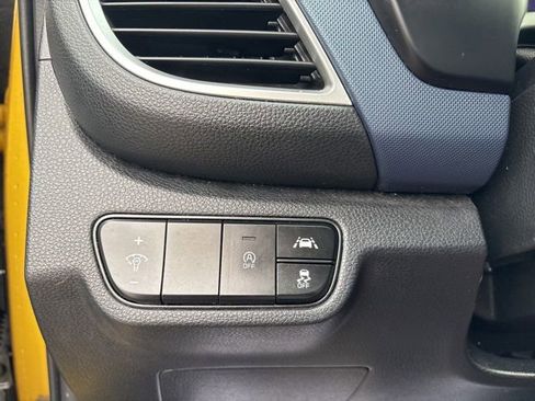 Used 2021 Kia Seltos S AWD/4WD image 16